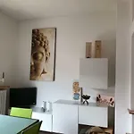 شقة Giada